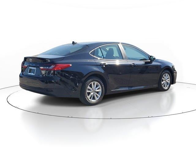 2025 Toyota Camry LE (SE)