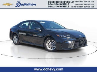 2025 Toyota Camry LE (SE)