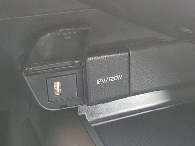 2024 Toyota Camry SE Auto (SE)