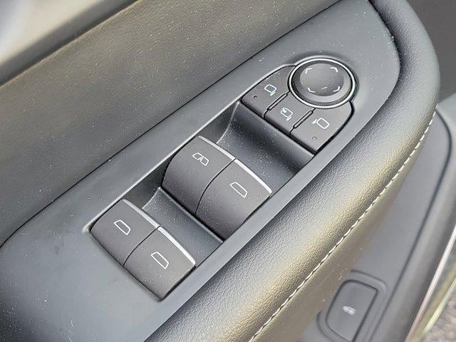 2025 Buick Enclave 4dr Avenir