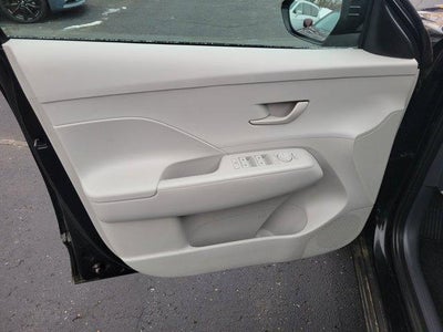 2025 Hyundai Kona SE FWD