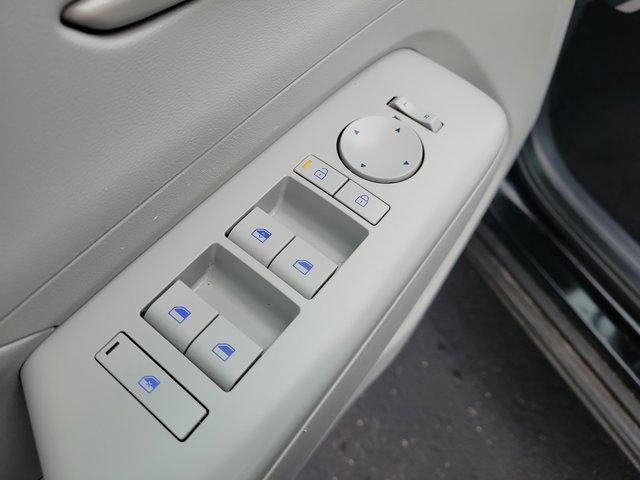 2025 Hyundai Kona SE FWD