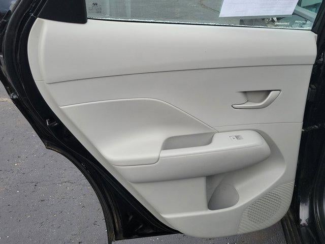 2025 Hyundai Kona SE FWD