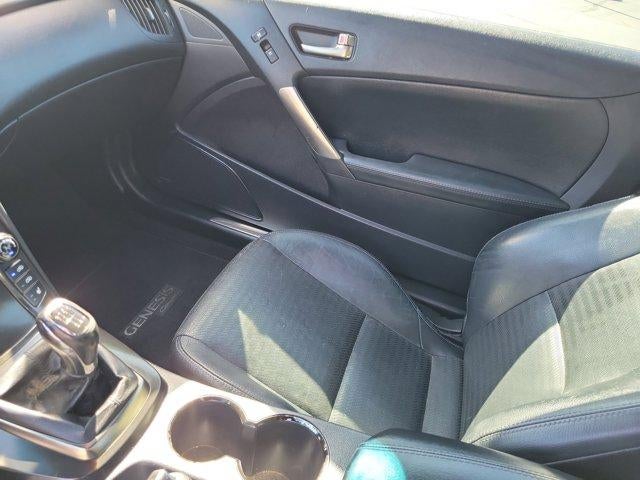 2013 Hyundai Genesis Coupe 2dr V6 3.8L Man R-Spec