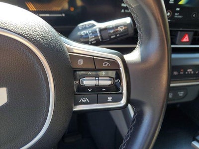 2025 Kia Carnival LX FWD