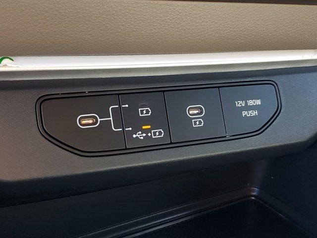 2025 Kia Carnival LX FWD