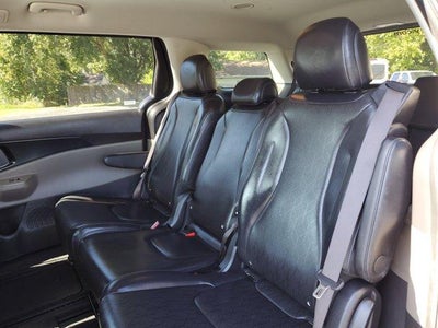 2025 Kia Carnival LX FWD
